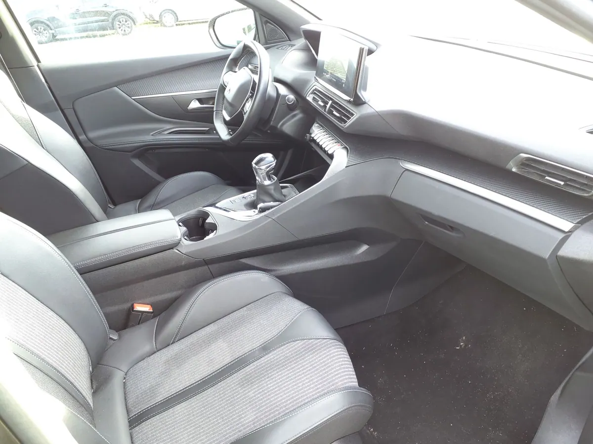 Peugeot 3008 PURETECH 130CH S&S BVM6 ALLURE PACK 6