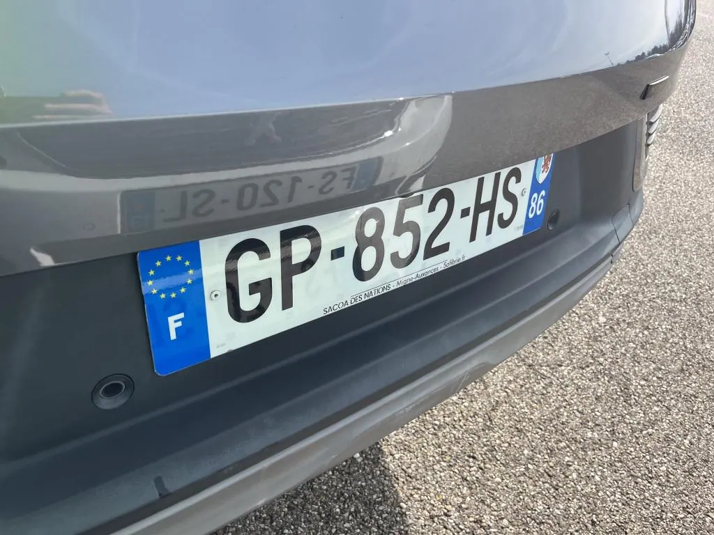 Renault Arkana E-TECH HYBRIDE 145 - 22 TECHNO 5
