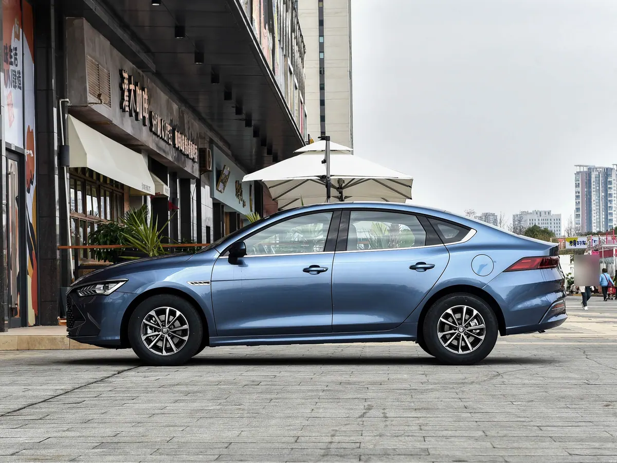 BYD Qin Plus DM-i - photo illustrative 3