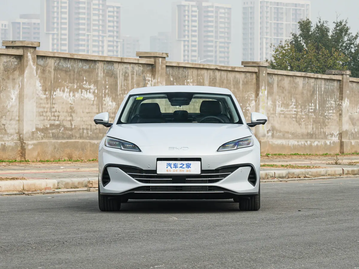 BYD Seal 06 DM-i - photo illustrative 2