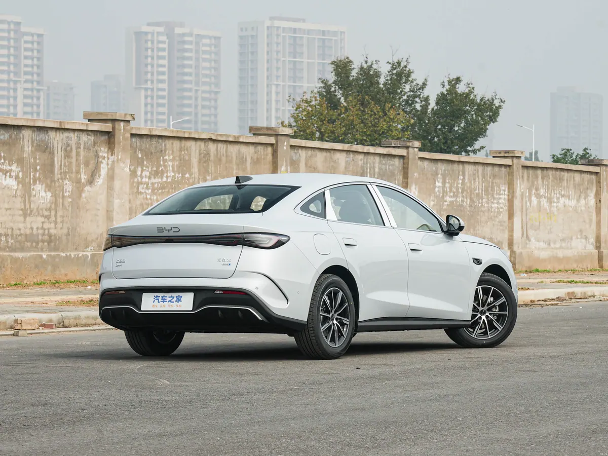 BYD Seal 06 DM-i - photo illustrative 4