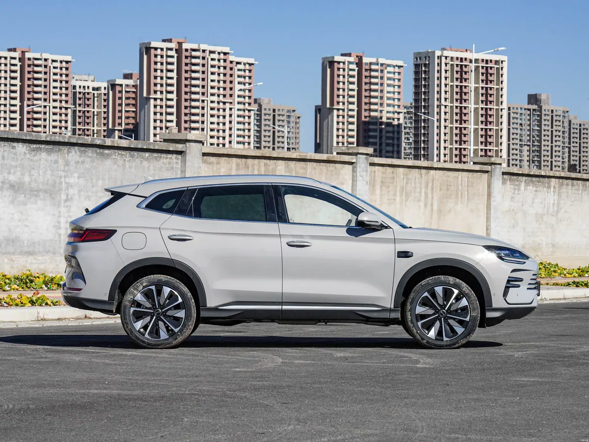 BYD Song Plus EV - photo illustrative 3