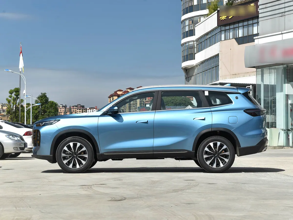 Chery Tiggo 8 PLUS 2025 - photo illustrative 3