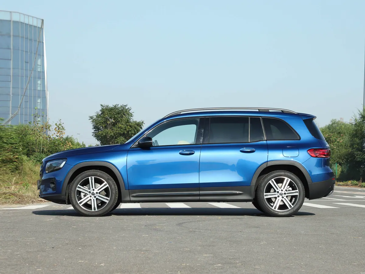Mercedes GLB 2025 - photo illustrative 4