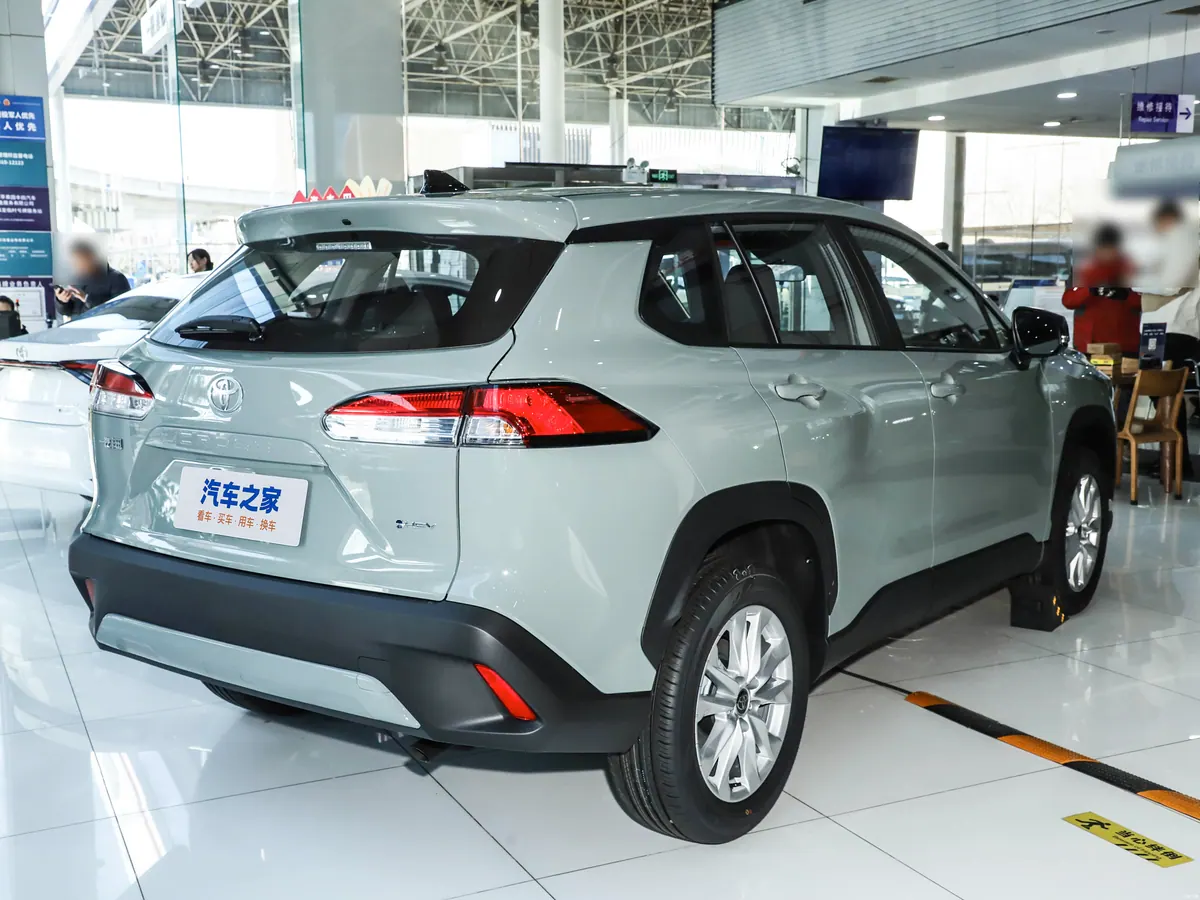 Toyota Corolla Cross - photo illustrative 4