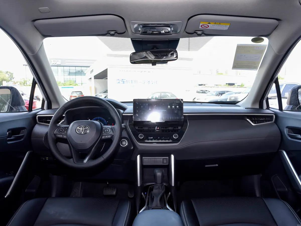 Toyota Corolla Cross - photo illustrative 5