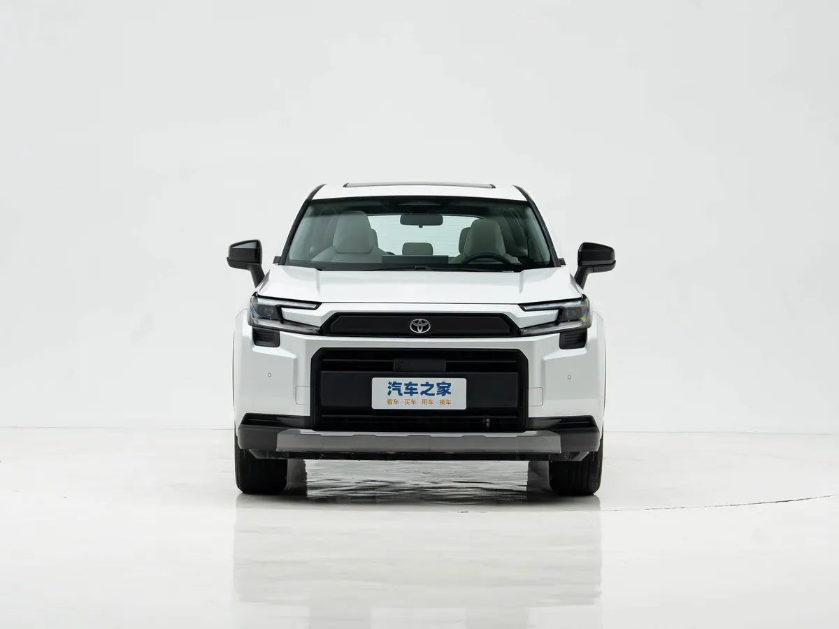 Toyota RAV4 - photo illustrative 2