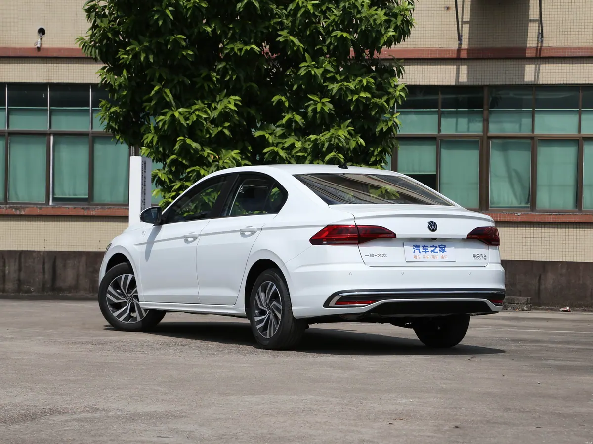 Volkswagen Bora 2025 - photo illustrative 4