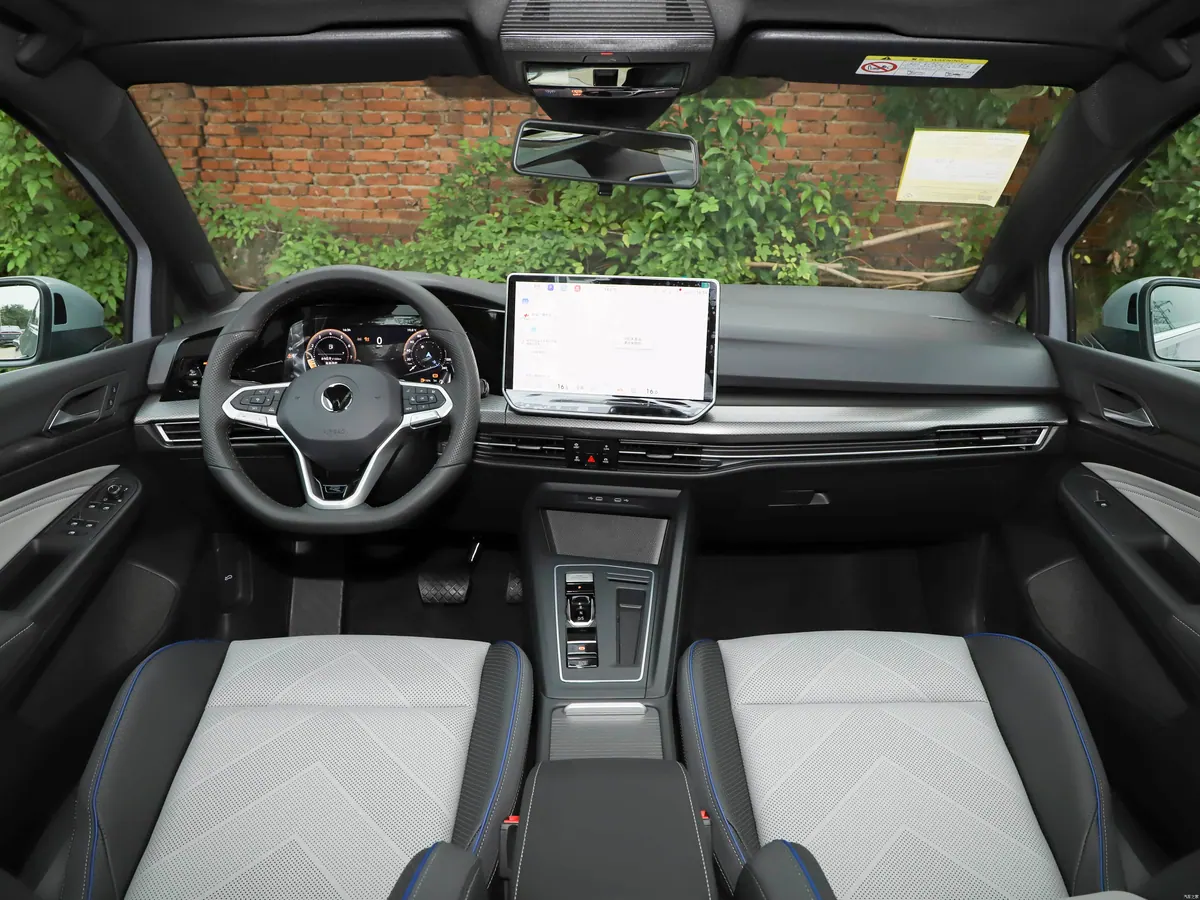 Volkswagen Golf 8.5 2026 - photo illustrative 5