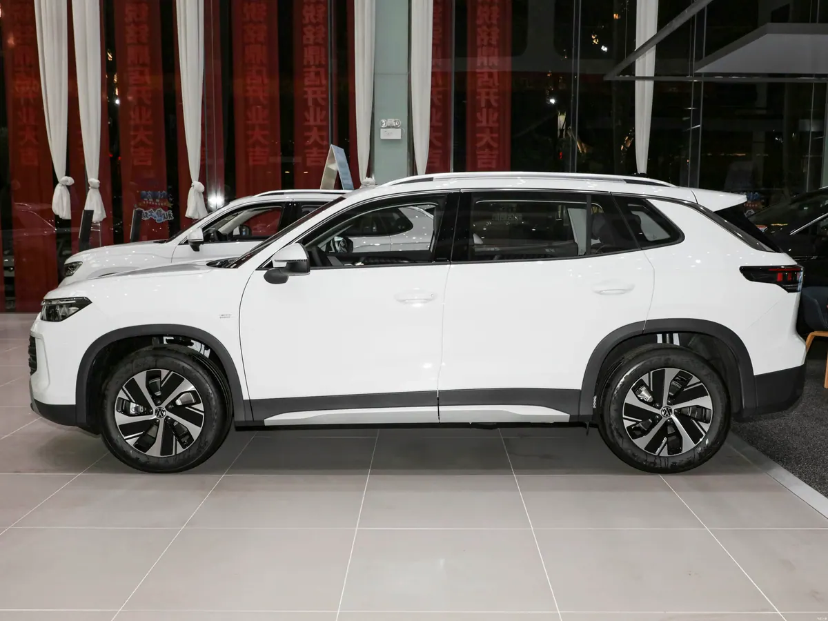 Volkswagen Tayron L 2026 - photo illustrative 3